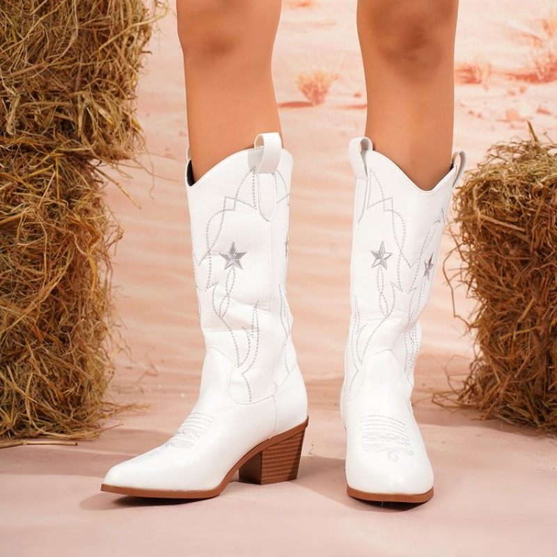 Embroidery Details - Sepatu Bot Wanita Setengah Betis Ujung