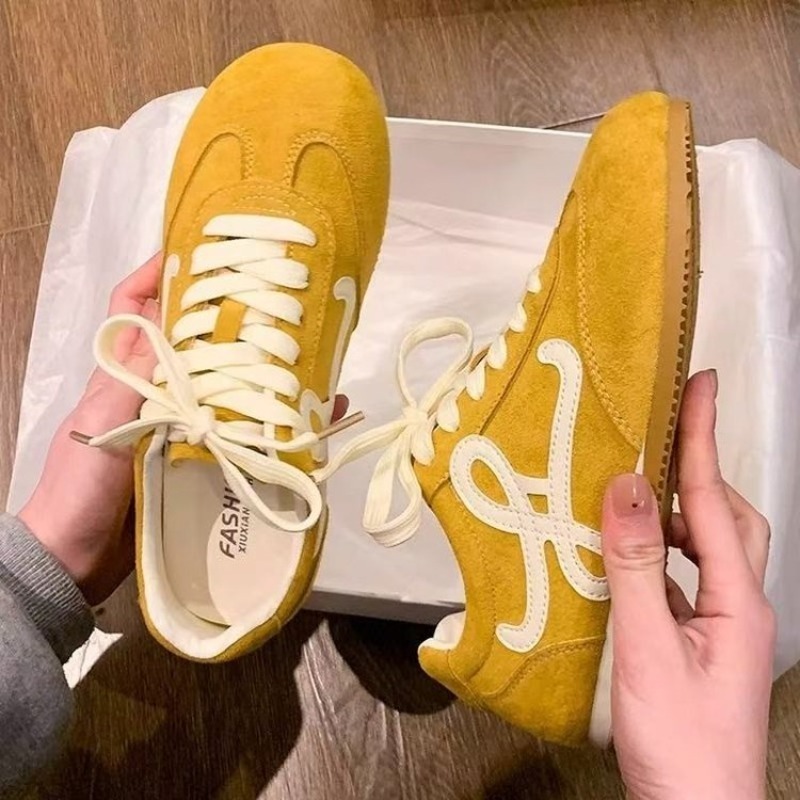 Sepatu Sneakers Wanita Vintage - Embroidery Lace ulasan dan harga